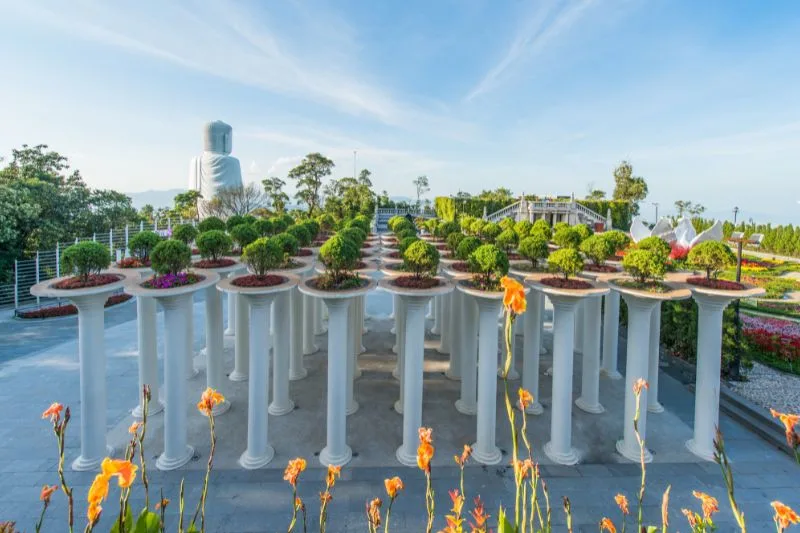 Mythology Garden (Le Jardin Historique)